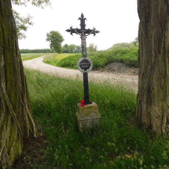 Kříž na ji´hovýchodě Senožat