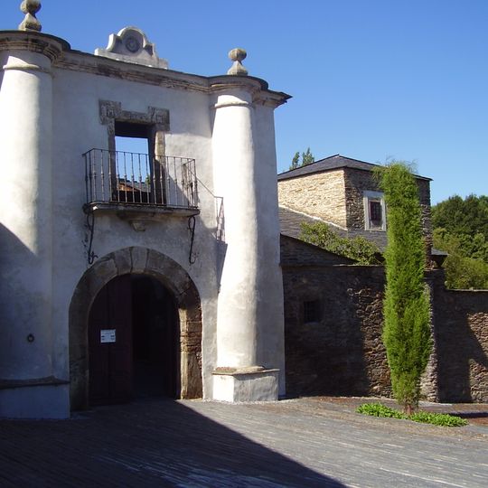 Fortified house in Lusio