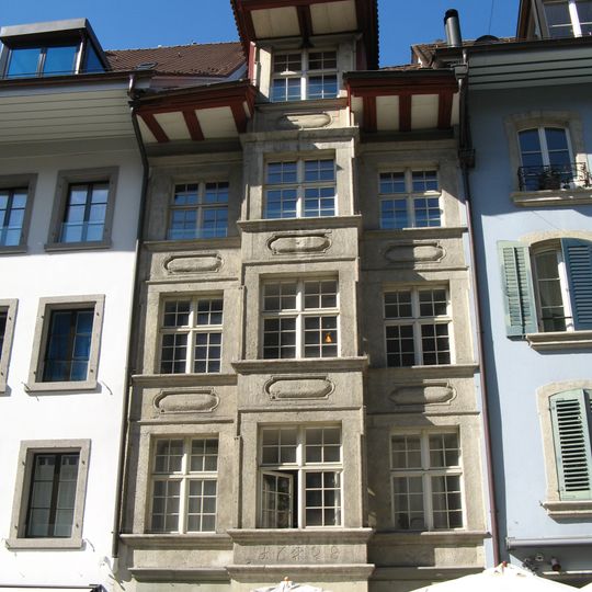 Residential building Rathausgasse 31