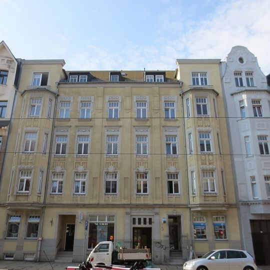 Mietshaus in geschlossener Bebauung Bernsdorfer Straße 90