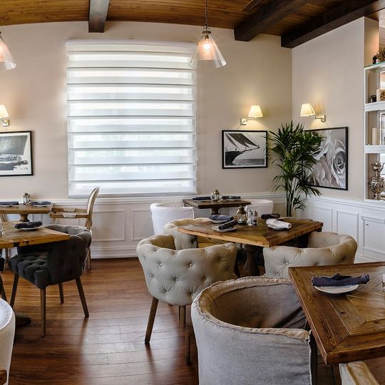 The Hamptons Cafe & Restaurant