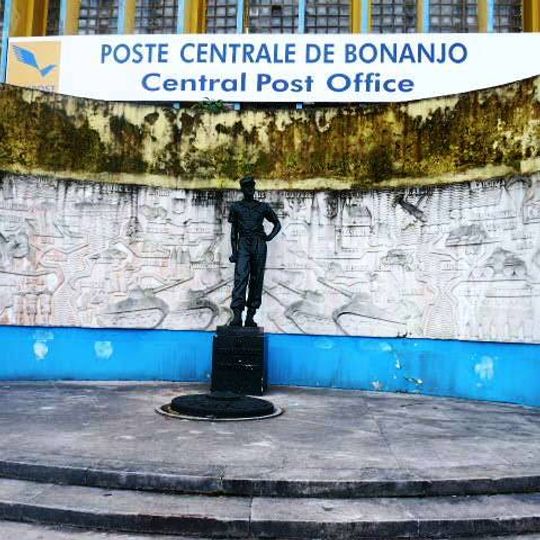 Monument au Général Leclerc de Douala