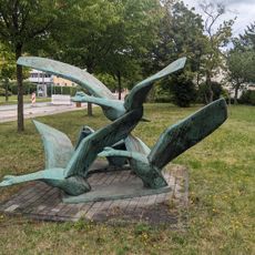 Plastik vor einer Schule Lange Straße 51 (vor)