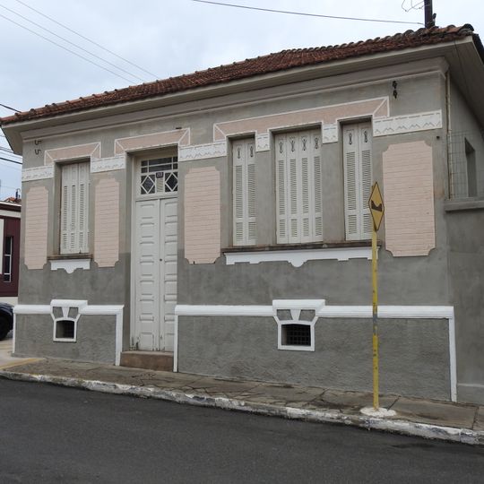 Building at Rua Vinte de Janeiro, 253
