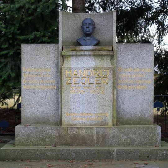 Denkmal für Pfarrer Handrij Zejler Am Markt