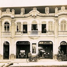 Antigo Palace-Garage Hotel