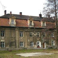 Dwór, ob. dom (nr 37a), XVIII/XIX