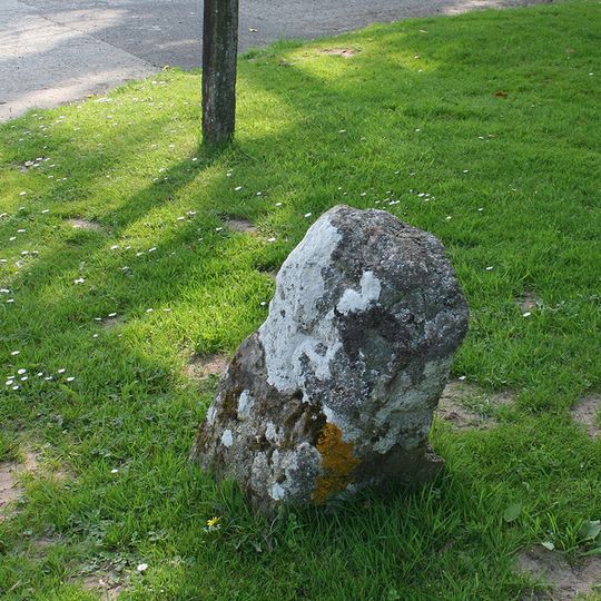 Guidestone, Weeks Cross , 30m E of entrance to Bovey Castle Golf Club
