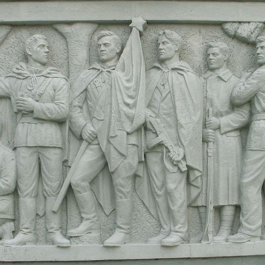 Pamätník padlým v SNP, tumba