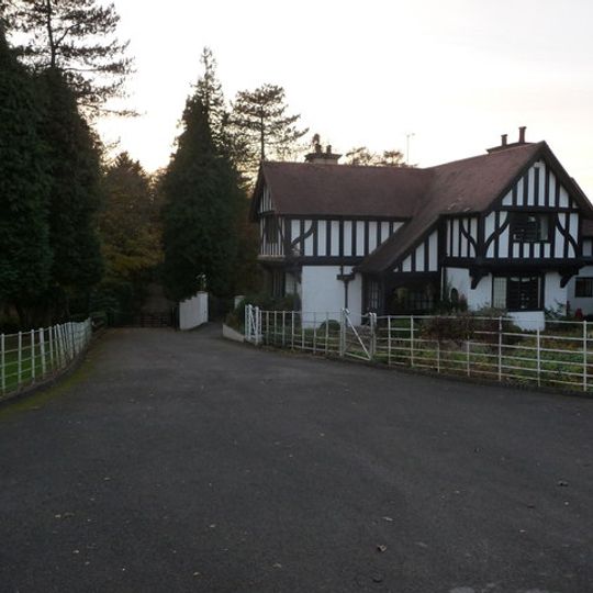 Lodge at entrance to Tredean