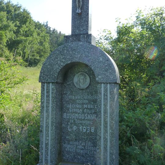 Kříž z roku 1938 v Šemíkovicích