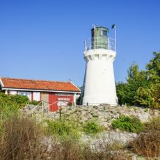 Hällevik harbor lighthouse