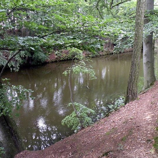 Befestigungsmauer  Fossa Carolina; Karlsgrabenstraße in Treuchtlingen