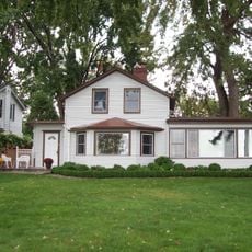 4371 Riverside Drive East