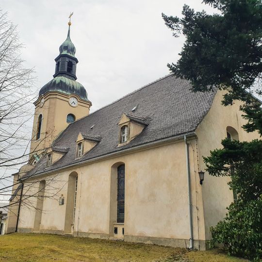 Evangelische Pfarrkirche und Kirchhof Hauswalde Krohnenbergstraße 3