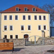 Amtsgebäude (Rentamt; Kreissteuereinnahmeamt; Kriminalamt; Krügerhaus) Schloßplatz 3