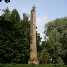 Obelisk - Komín