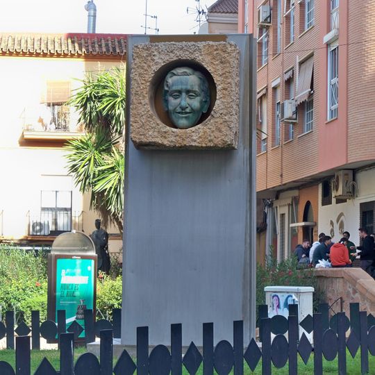 Monument to Miguel de Molina