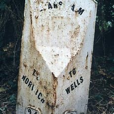 Milepost, c.1/5 mile N of farm entrance lane