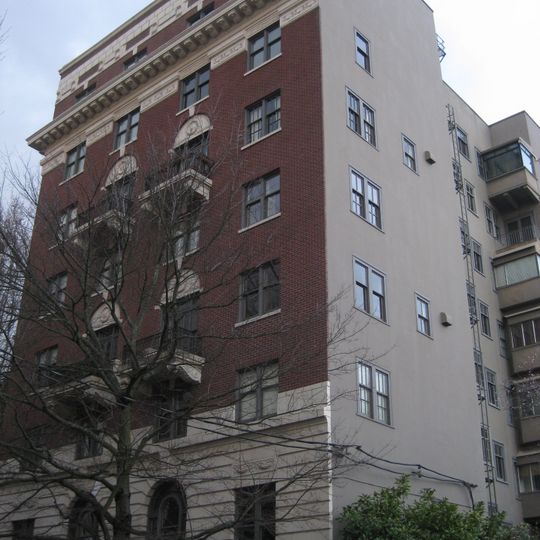 705 Davis Street Apartments