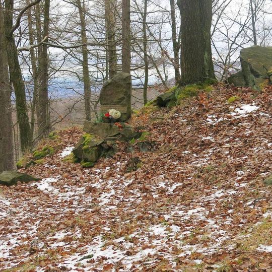 Pomník amerických letců sestřelených 21.7.1944 v lese nad Křižatkami