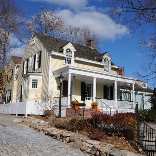 Thunise & Richard Cooper House