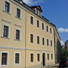 Wohnhaus in nach links geschlossener Bebauung Lunitz 12