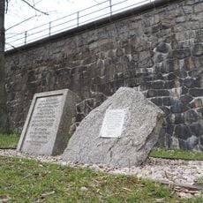 Pomník Otto Intze v parku Pod přehradou v Mšeně nad Nisou