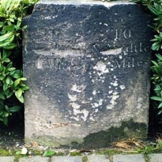 Milestone Outside No 279