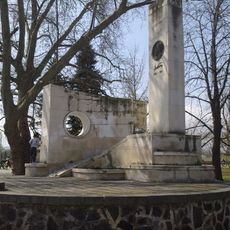 Паметник на Алеко Константинов