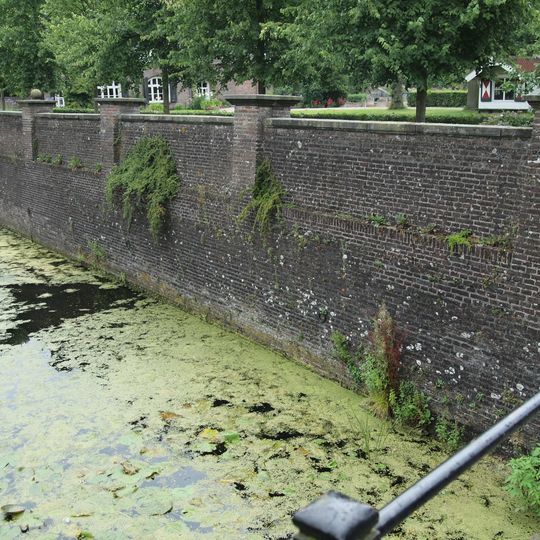 Slot Zuylen, kademuur