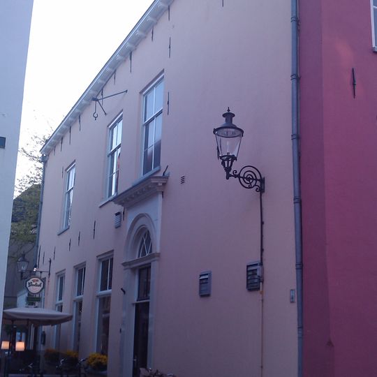 Pand dat als achterdeel van het perceel papenstraat 43 tot het kloostercomplex behoort