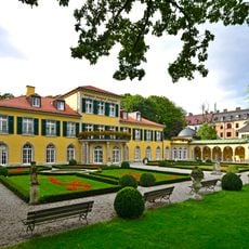 Schlosspark Werneckstraße 24 in München