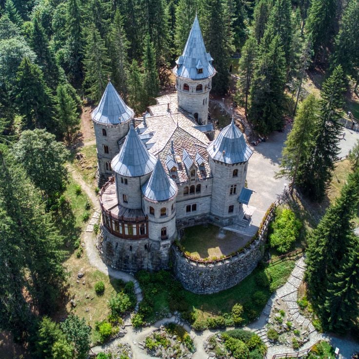 Savoy Castle