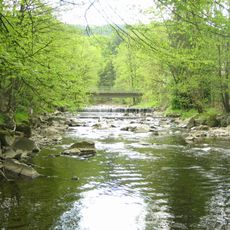 Železniční most přes Vsetínskou Bečvu ve Velkých Karlovicích