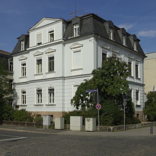 Östliche Stadtmauerstraße 10