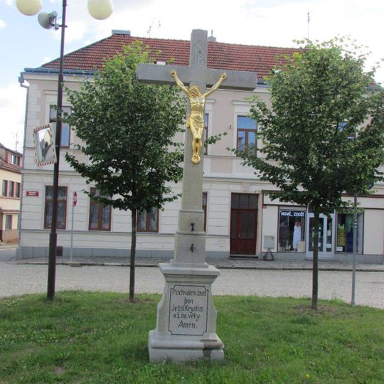 Kříž na Husově náměstí v Žirovnici