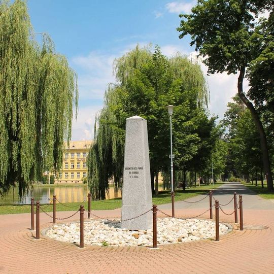 Pomník rekonstrukce parků v Litovli u Smetanových sadů