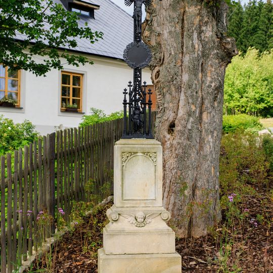 Kříž Památce milovských sklářů