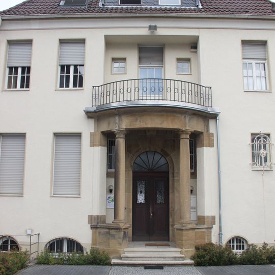 Schaumburg-Lippe-Straße 6