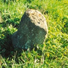 Milestone, S of crossroads at Broadleaze House at SU09439193