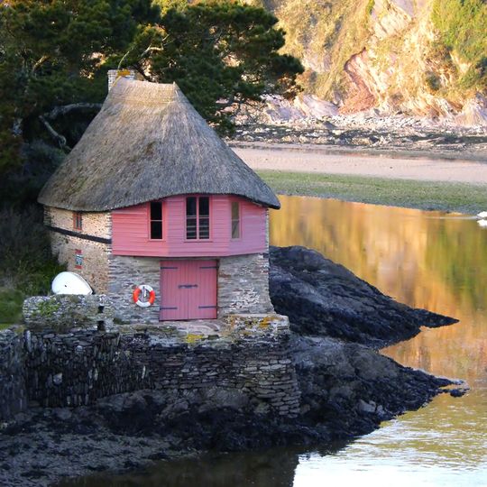 Boathouse At Mouth Of River Avon At Sx 664439