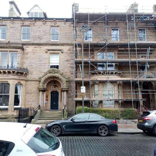 8 And 9, Portland Square