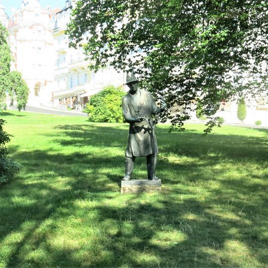 Socha Zahradník v parku na Goethově náměstí v Mariánských Lázních