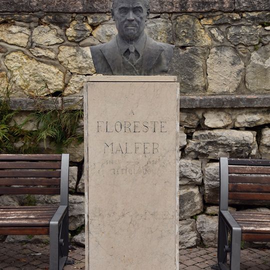Busto di Floreste Malfer