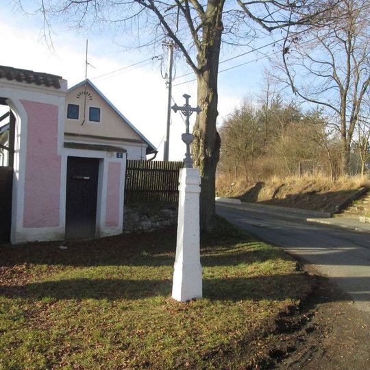 Kříž na rozcestí v Třebnicích