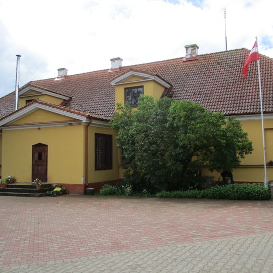 Vecstēgules muižas kungu māja