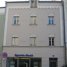 Wohn- und Geschäftshaus