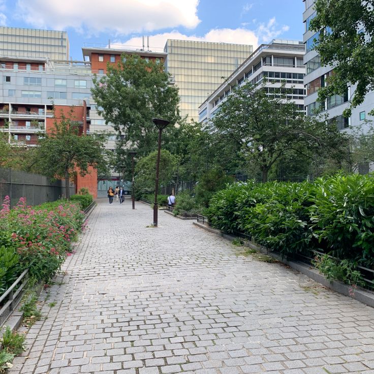 Place Jean-Vilar