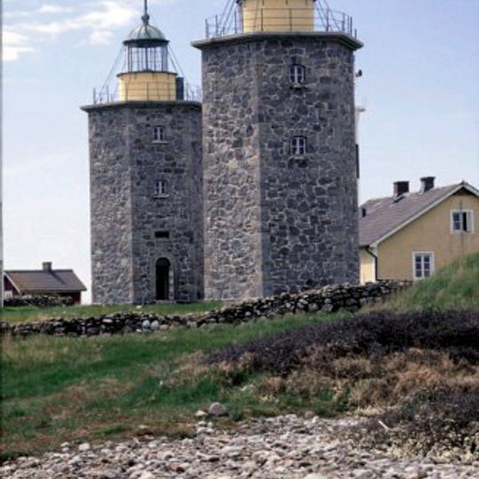 Nidingen twin lighthouses